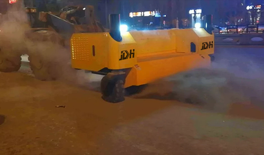 因为有你,这个雪天不在寒冷,除雪保障——乐动体育·(中国)体育官方网站为您服务(图1) 因为有你,这个雪天不在寒冷,除雪保障——乐动体育·(中国)体育官方网站为您服务(图1)